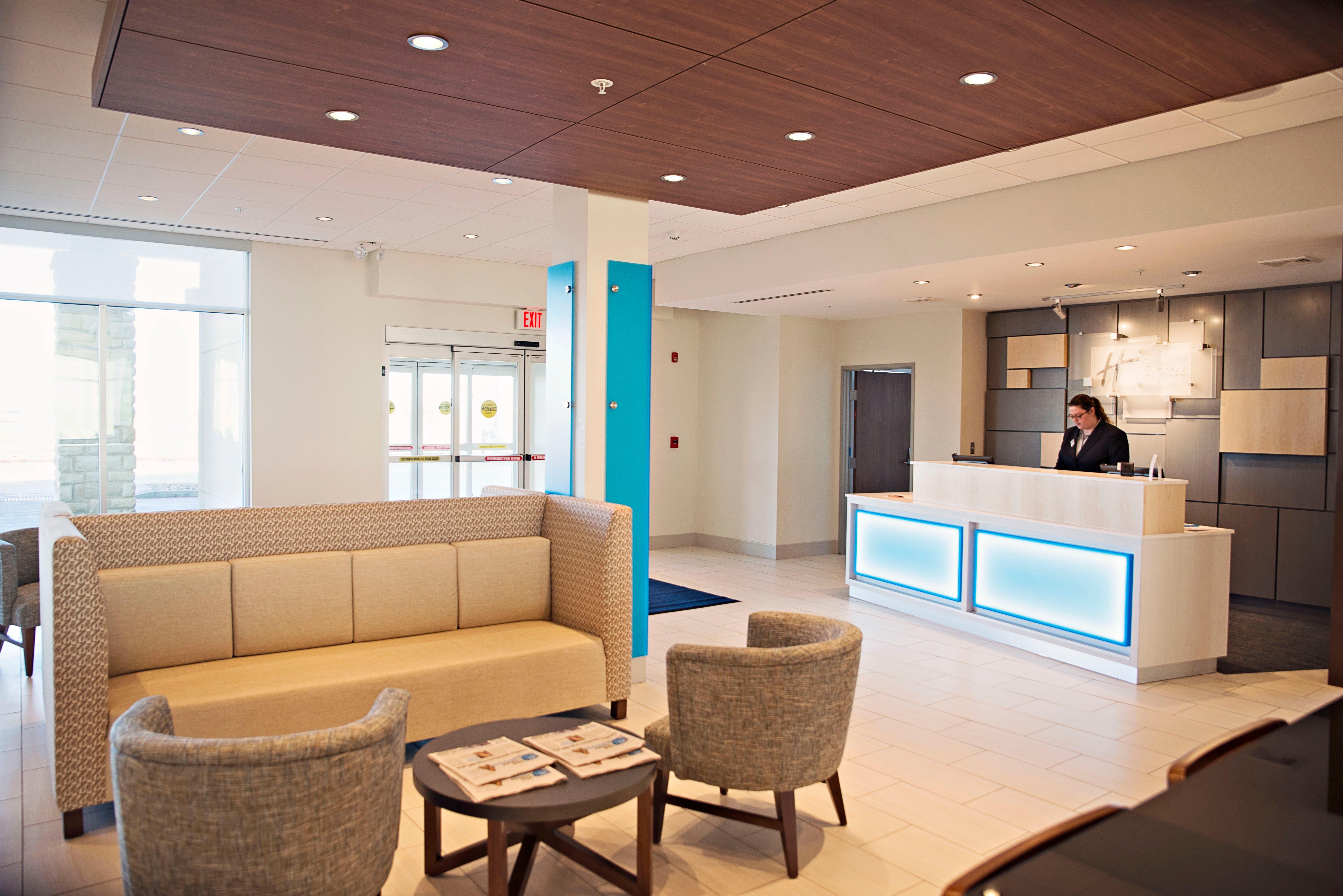 Holiday Inn Express & Suites - Rantoul By Ihg Buitenkant foto