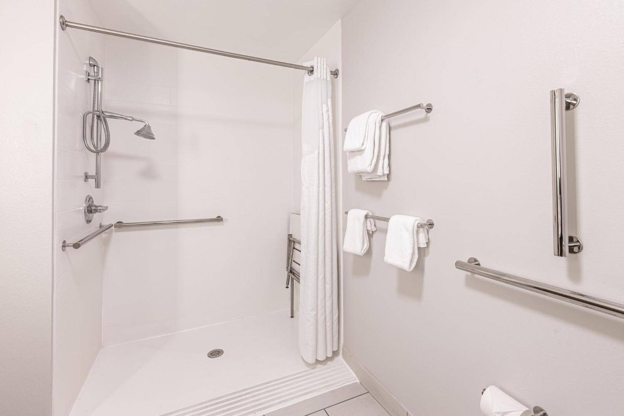 Holiday Inn Express & Suites - Rantoul By Ihg Buitenkant foto