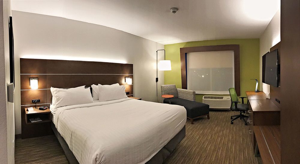 Holiday Inn Express & Suites - Rantoul By Ihg Buitenkant foto